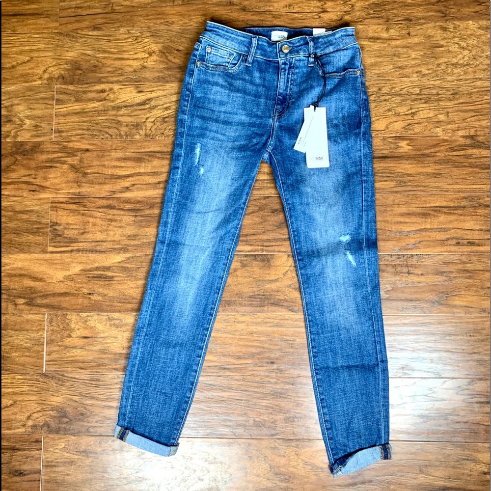 M1858 Mid Rise crop skinny jeans size 2/26